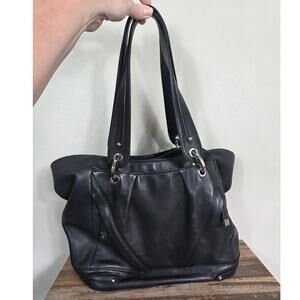 La Victoire Black Leather Shoulder Bag Luxury